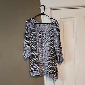 Like New Avenue Blue and White Patterned Blouse